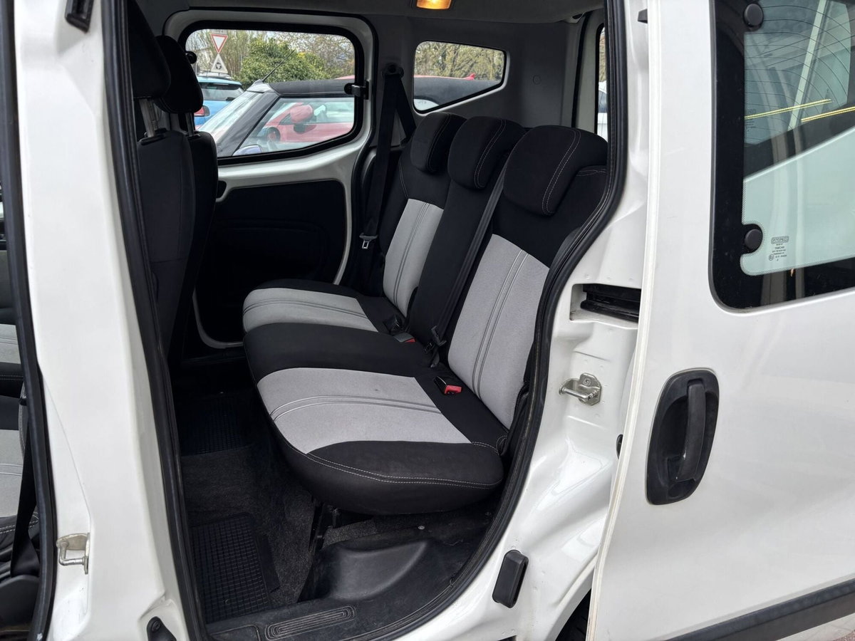 Fiat Qubo 1.3 MJT 75 CV Trekking (16)
