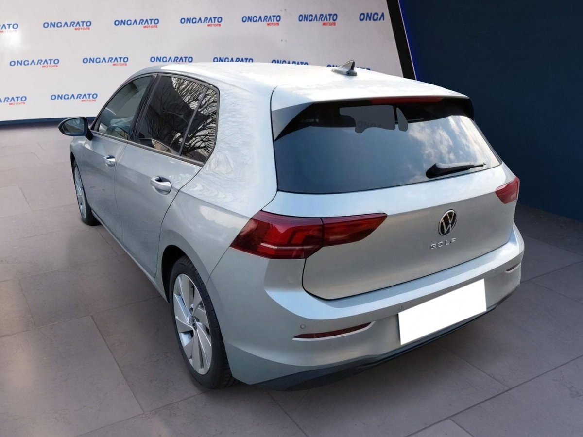 Volkswagen Golf 2.0 TDI 150 CV DSG SCR R-Line (2)