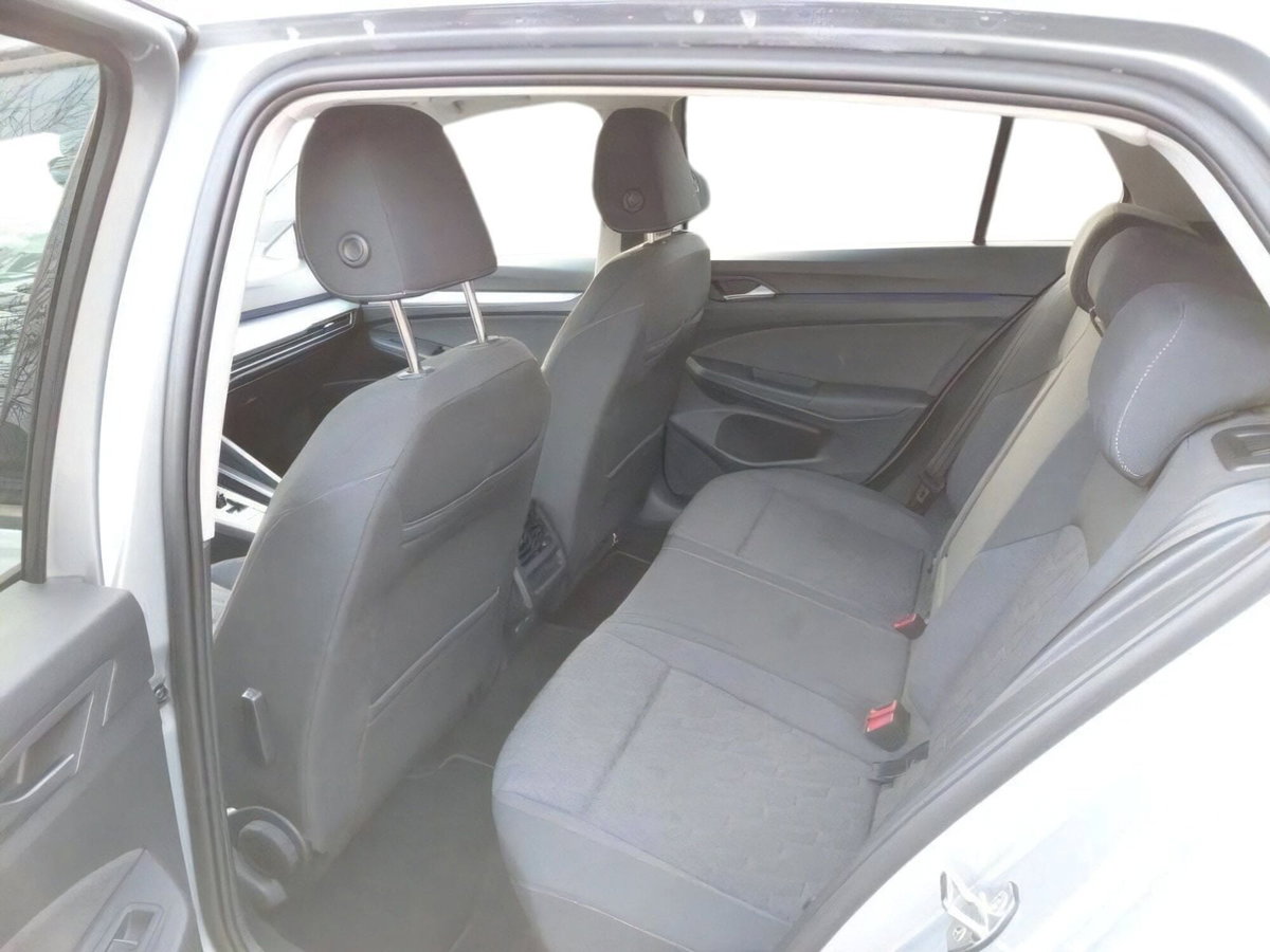 Volkswagen Golf 2.0 TDI 150 CV DSG SCR R-Line (7)
