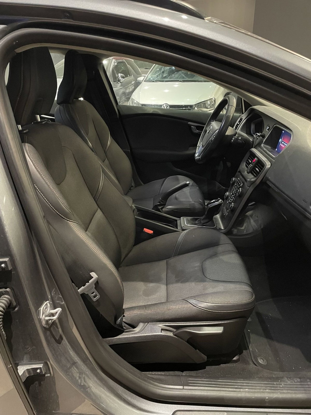 Volvo V40 Cross Country D2 Geartronic Style Plus (11)
