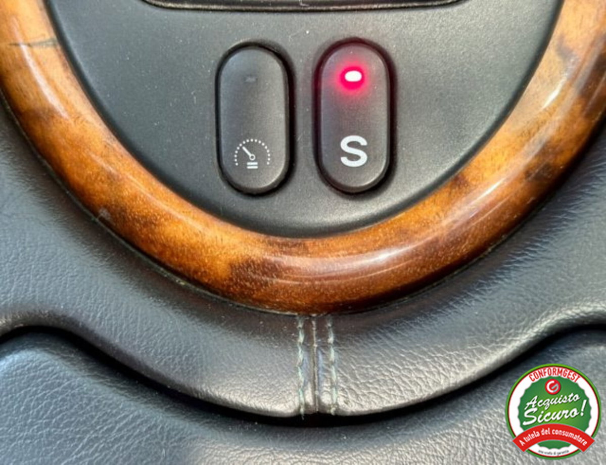 Jaguar XKR 4.0 Convertibile (19)