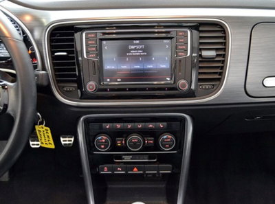 Volkswagen Maggiolino Cabrio 1.2 TSI Design (6)
