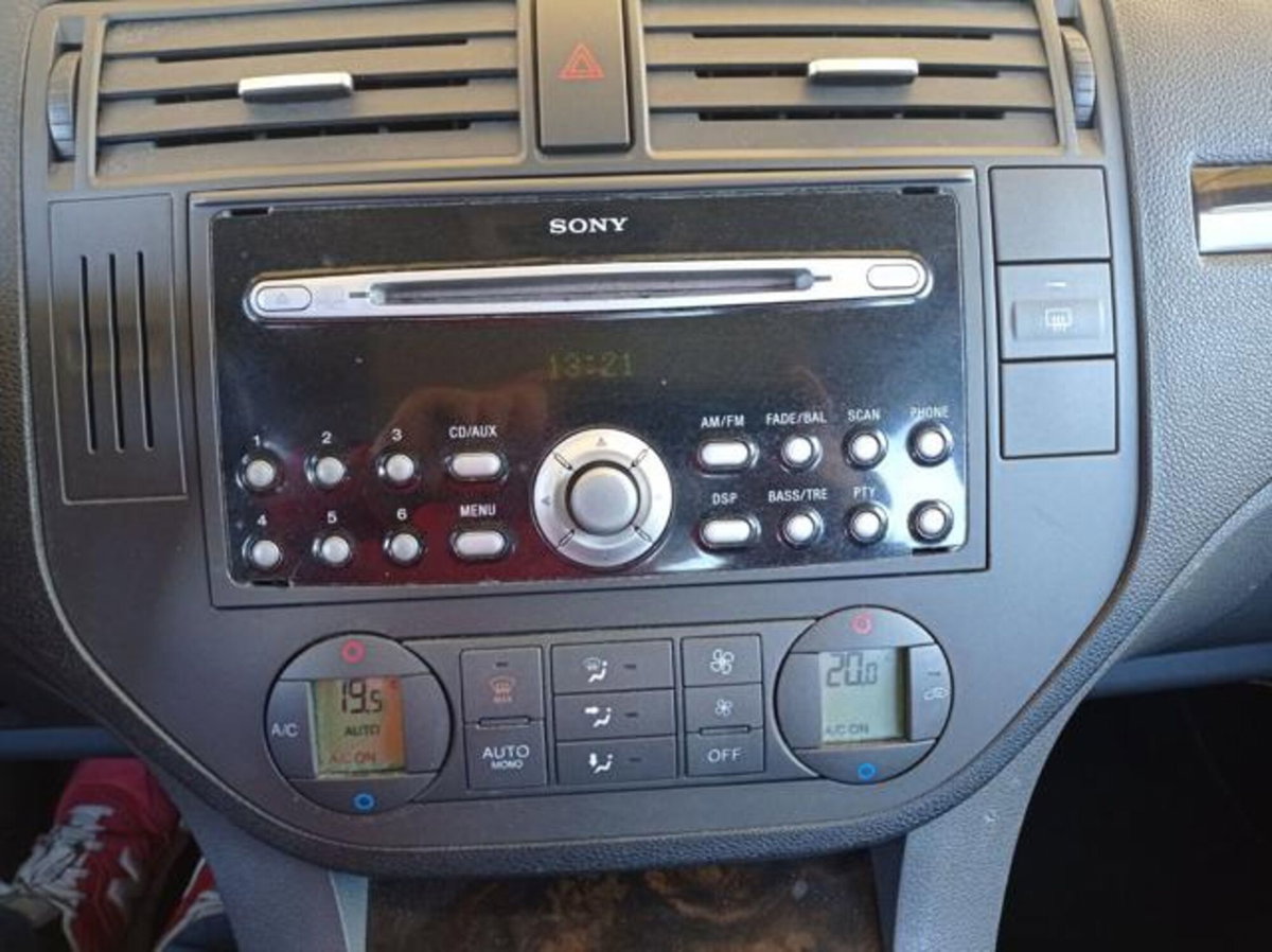 Ford C-Max 1.8 TDCi 115 CV Titanium (8)