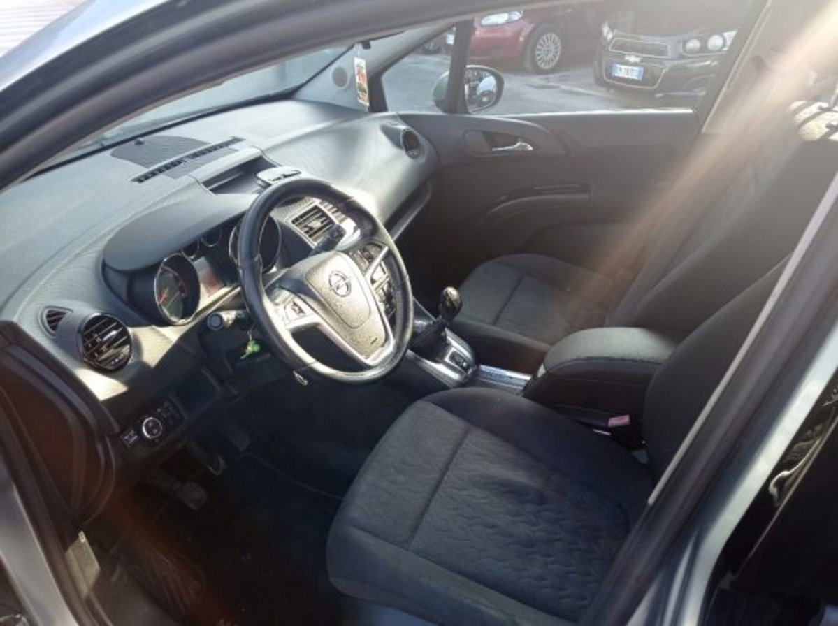 Opel Meriva 1.4 100CV Cosmo (5)