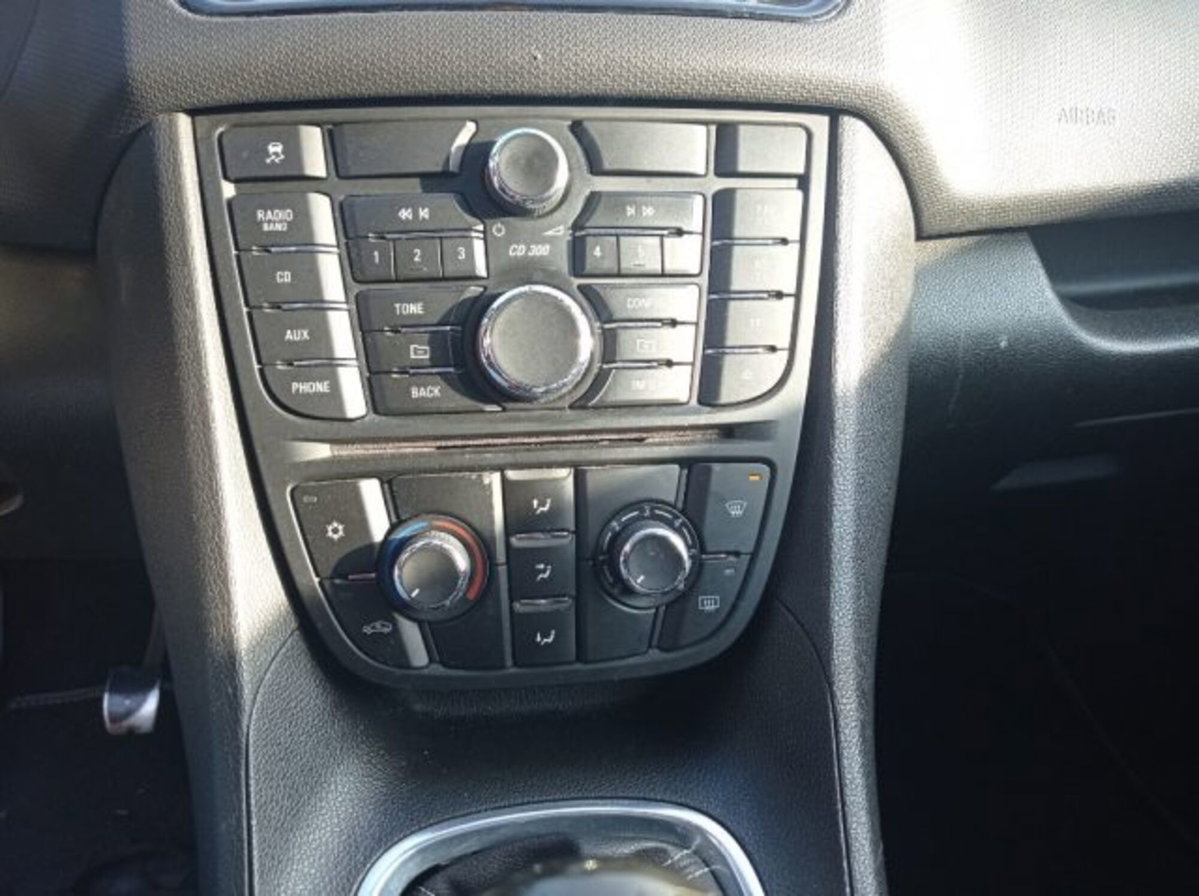 Opel Meriva 1.4 100CV Cosmo (8)