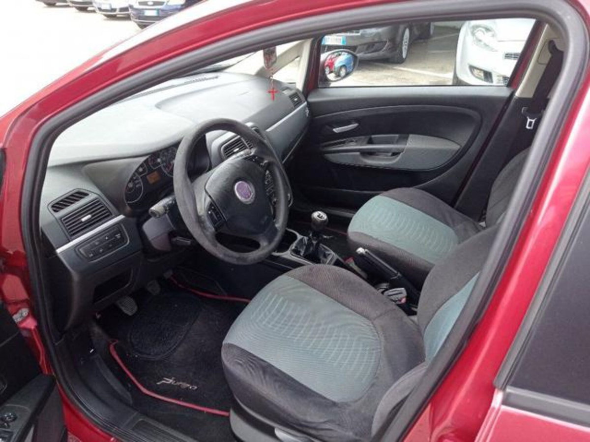 Fiat Grande Punto 1.3 MJT 75 CV 5 porte Dynamic (5)