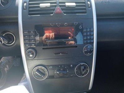 Mercedes-Benz Classe A 200 CDI Avantgarde (8)