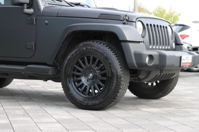 Jeep Wrangler Unlimited 2.8 CRD DPF Sahara Auto (11)