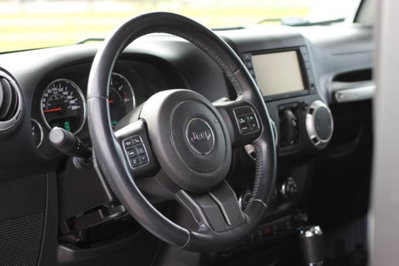 Jeep Wrangler Unlimited 2.8 CRD DPF Sahara Auto (14)