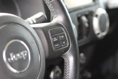 Jeep Wrangler Unlimited 2.8 CRD DPF Sahara Auto (19)