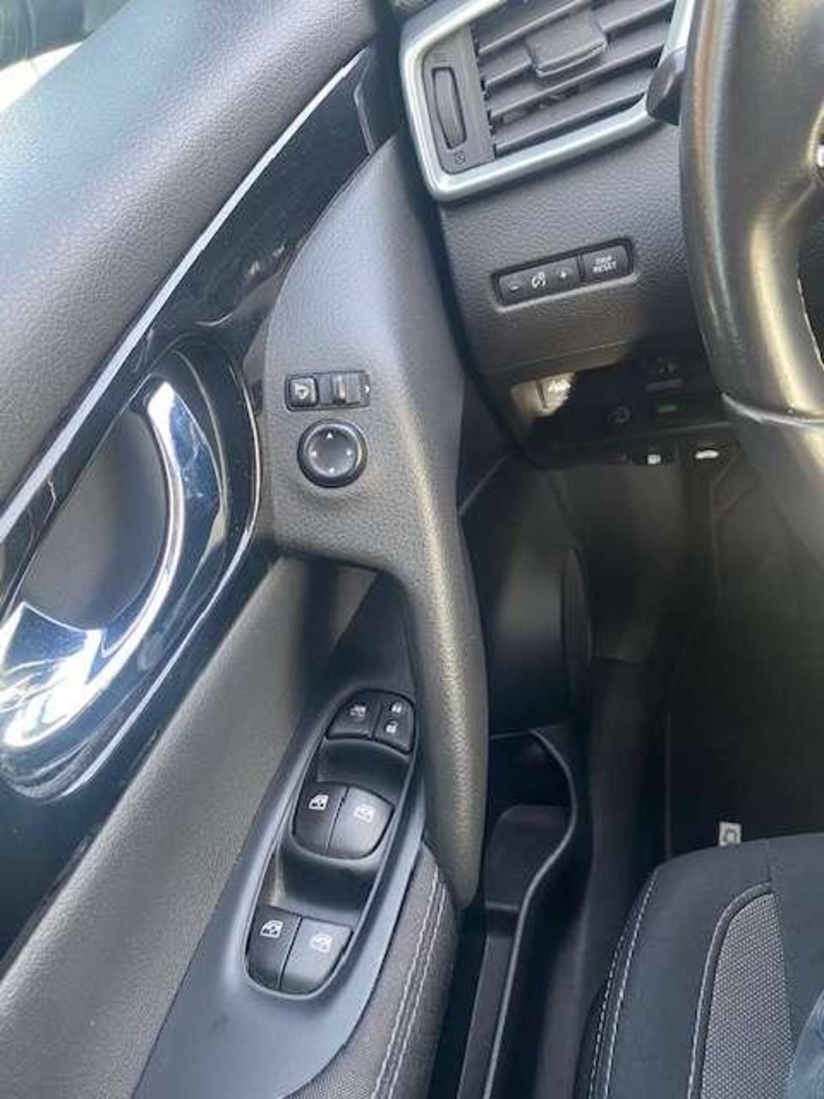 Nissan Qashqai 1.5 dCi 115 CV DCT Business (19)