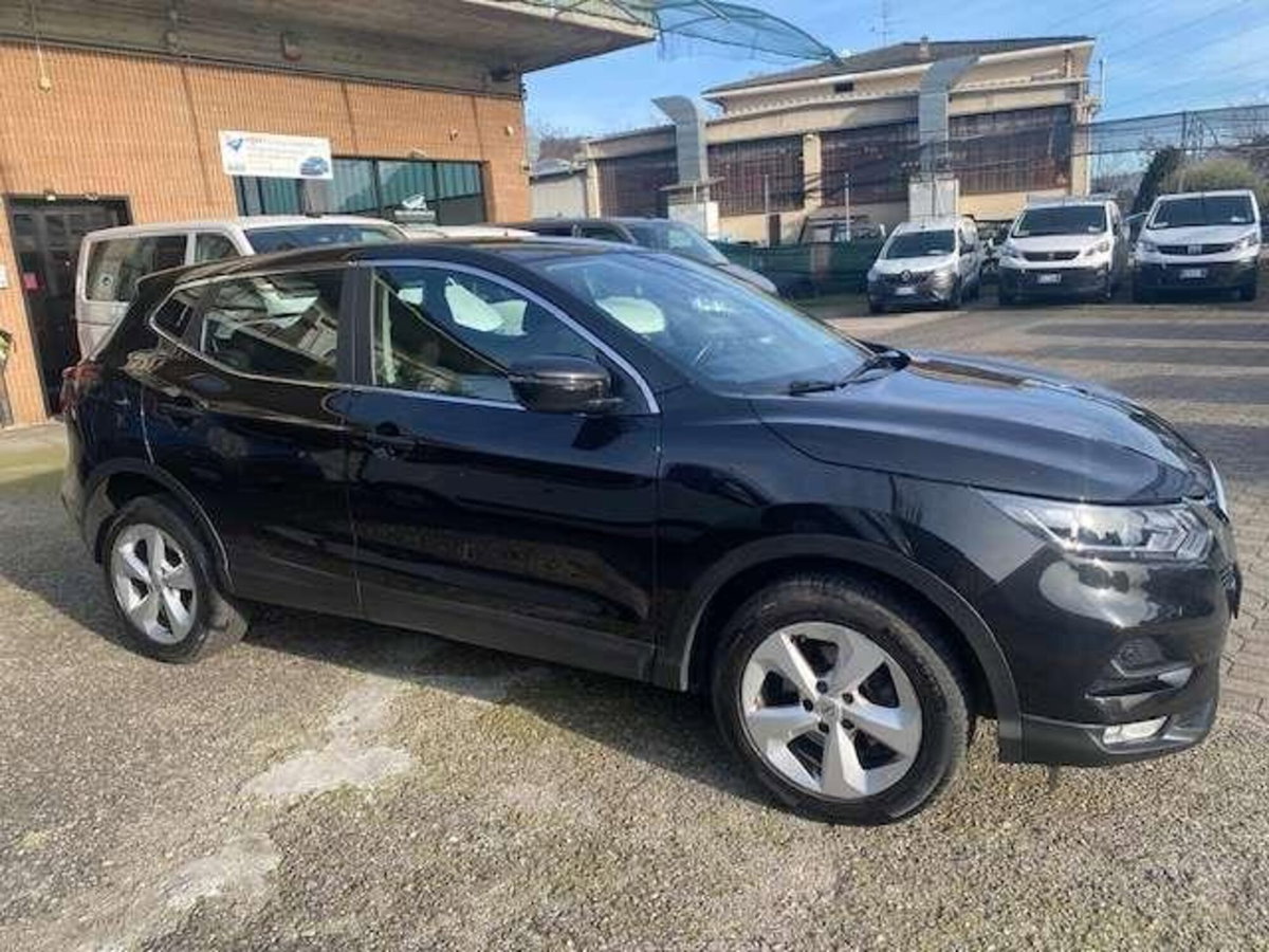 Nissan Qashqai 1.5 dCi 115 CV DCT Business (2)