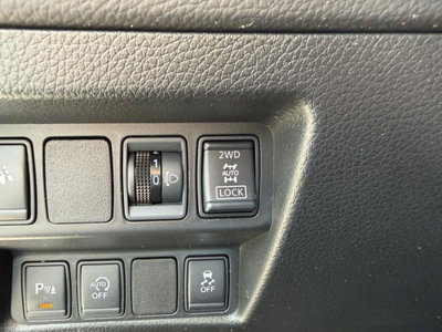 Nissan Qashqai 1.6 dCi 4WD N-Connecta (13)
