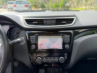 Nissan Qashqai 1.6 dCi 4WD N-Connecta (17)