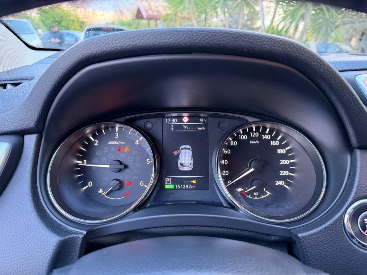 Nissan Qashqai 1.6 dCi 2WD Tekna (14)