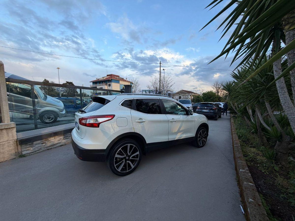 Nissan Qashqai 1.6 dCi 2WD Tekna (4)
