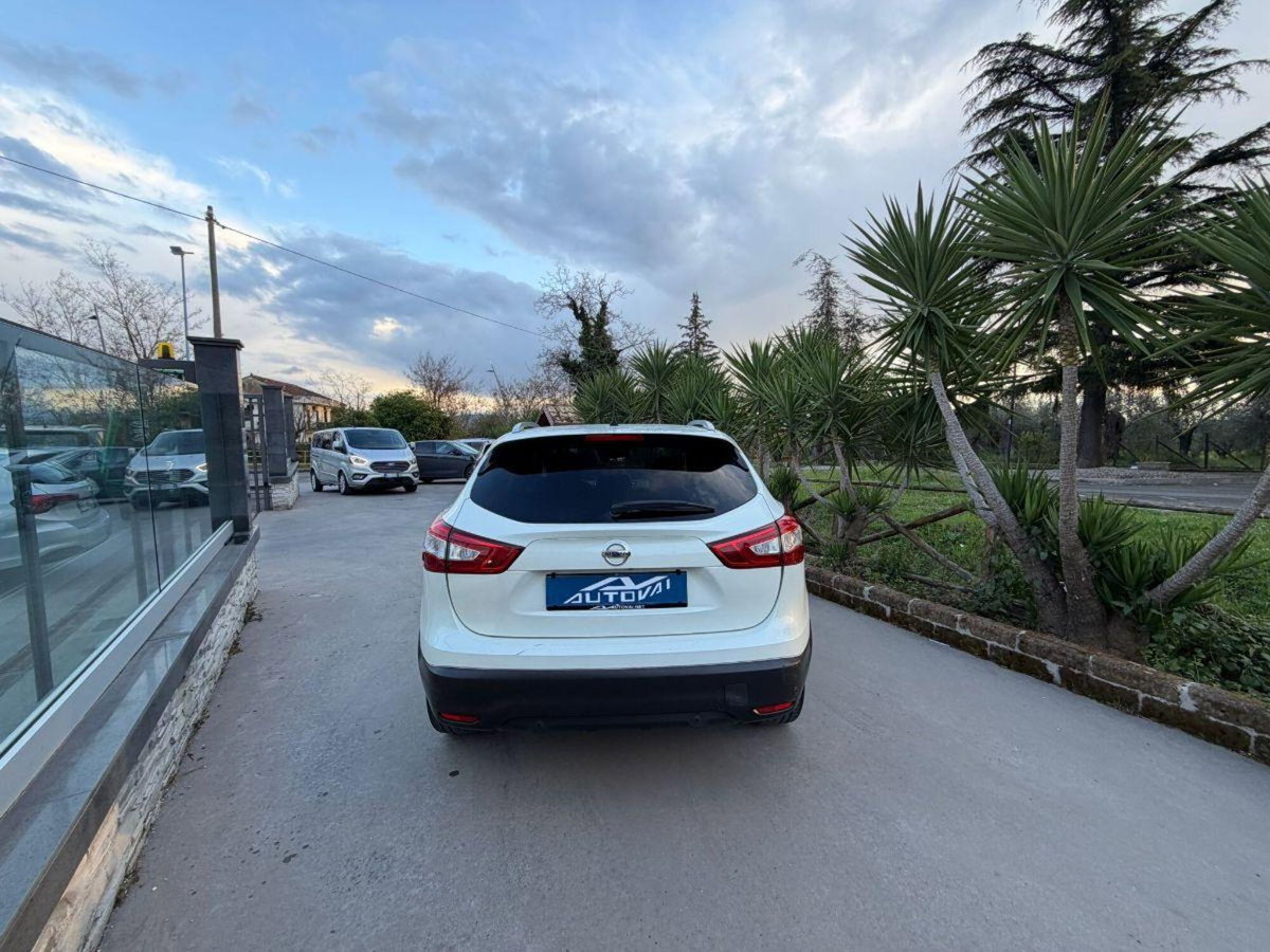 Nissan Qashqai 1.6 dCi 2WD Tekna (5)