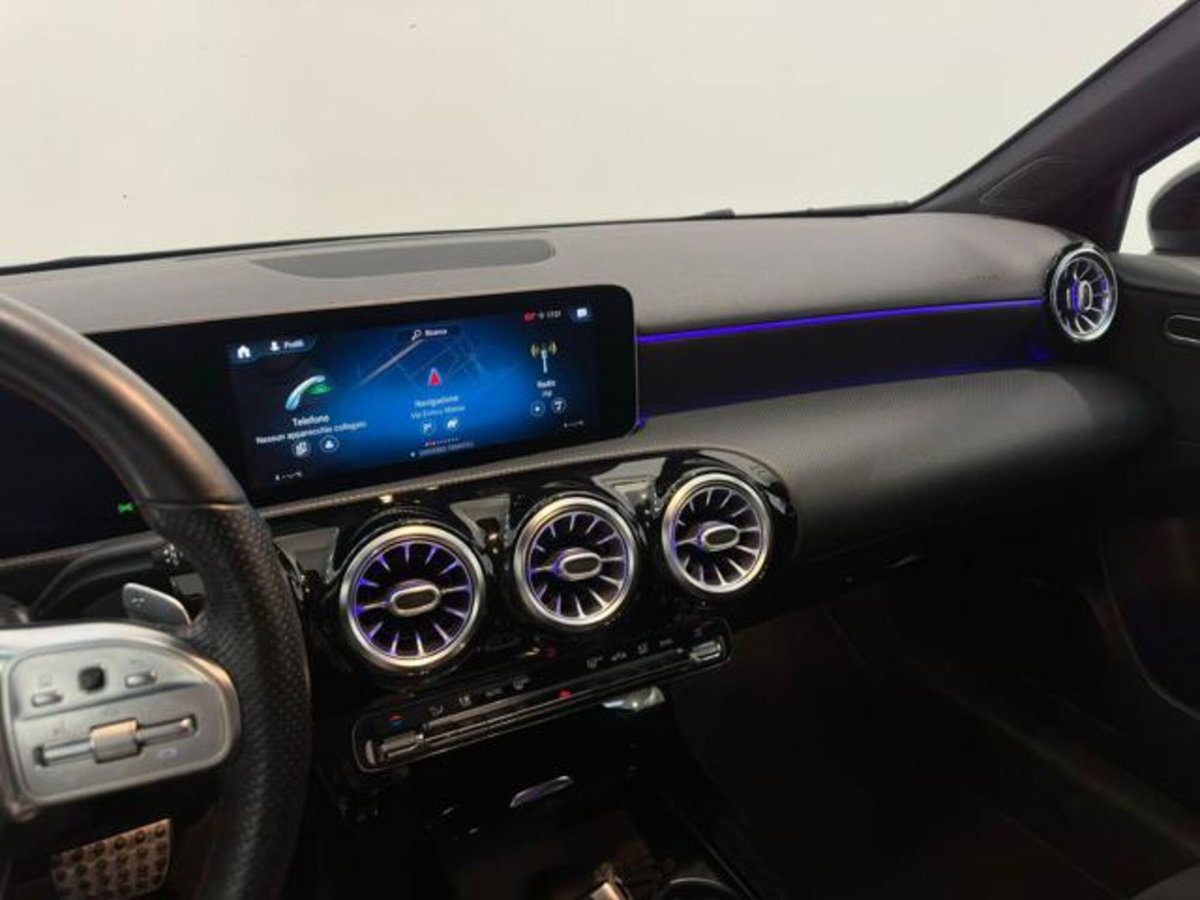 Mercedes-Benz Classe A 200 d AMG Line Premium Plus auto (10)