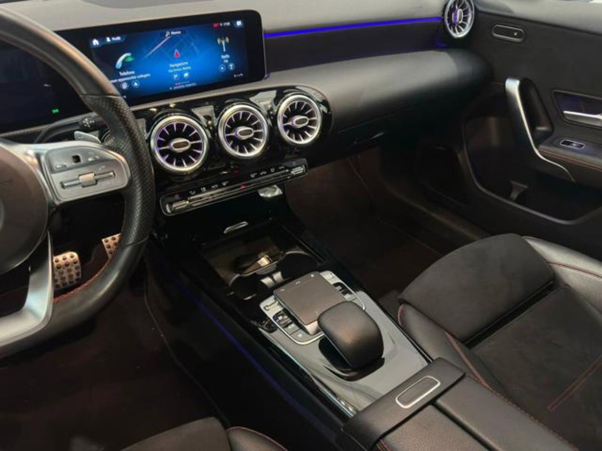 Mercedes-Benz Classe A 200 d AMG Line Premium Plus auto (11)