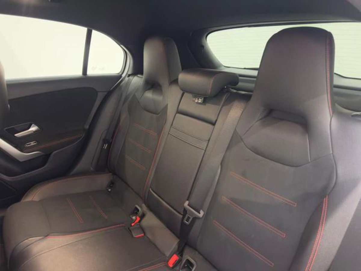 Mercedes-Benz Classe A 200 d AMG Line Premium Plus auto (13)