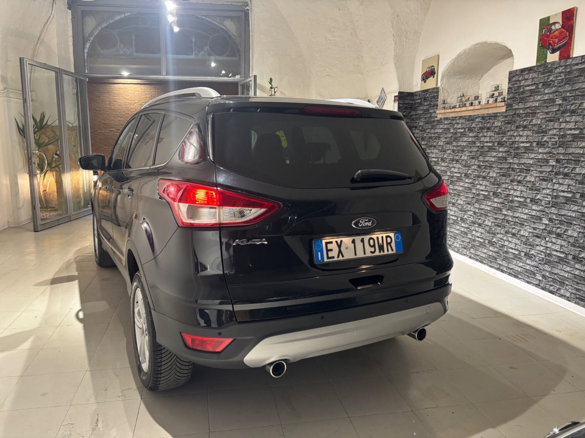 Ford Kuga 2.0 TDCI 115 CV 2WD Titanium (4)