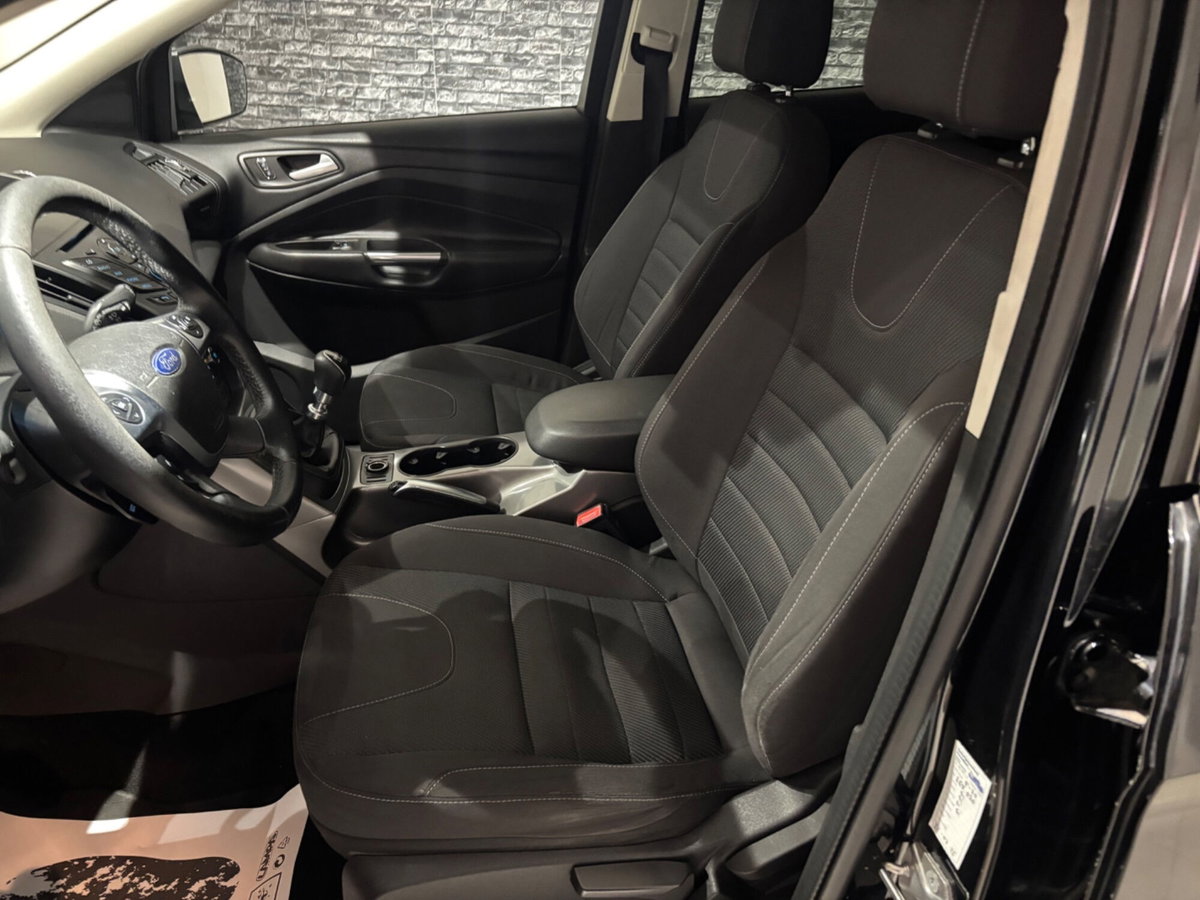 Ford Kuga 2.0 TDCI 115 CV 2WD Titanium (9)