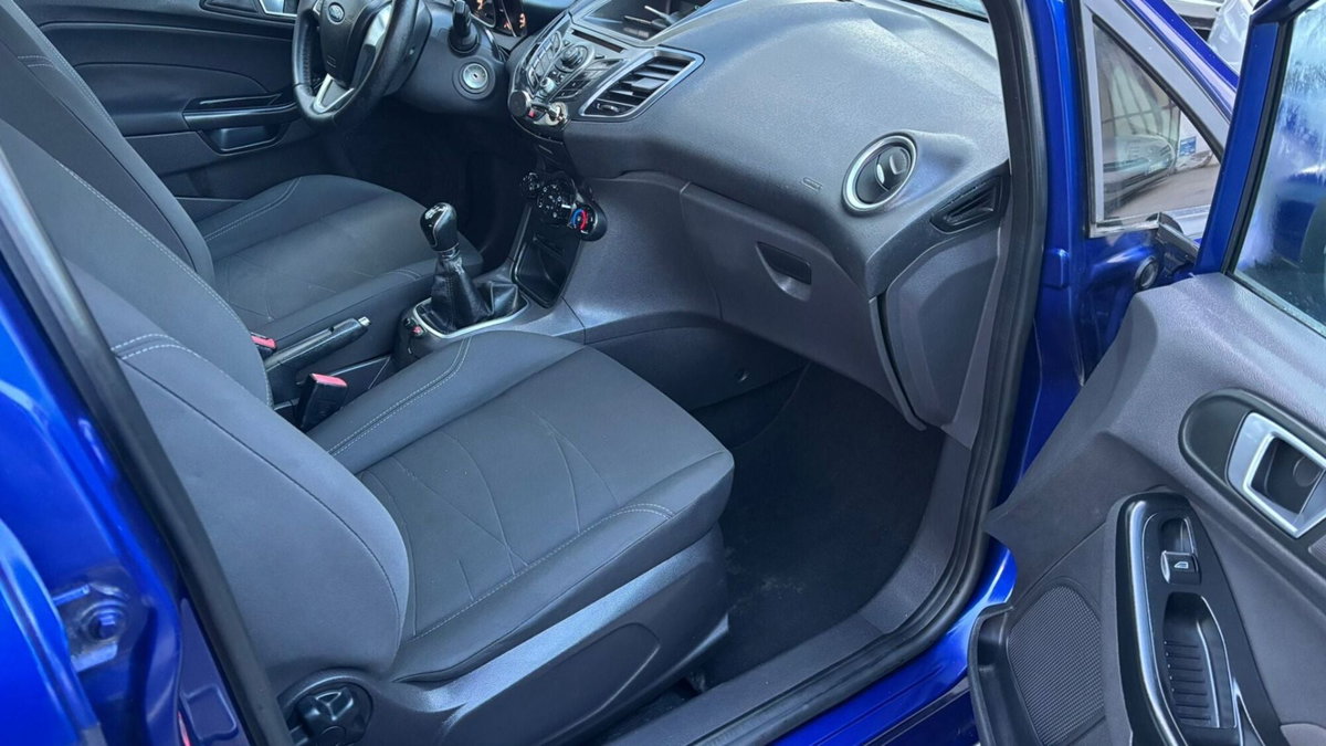 Ford Fiesta Plus 1.5 TDCi 75CV 5 porte (11)