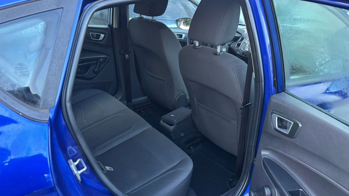Ford Fiesta Plus 1.5 TDCi 75CV 5 porte (14)