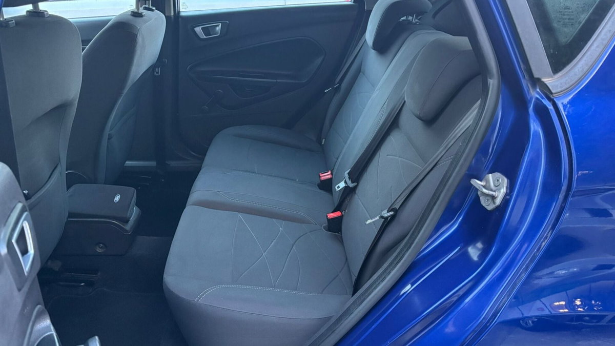 Ford Fiesta Plus 1.5 TDCi 75CV 5 porte (16)