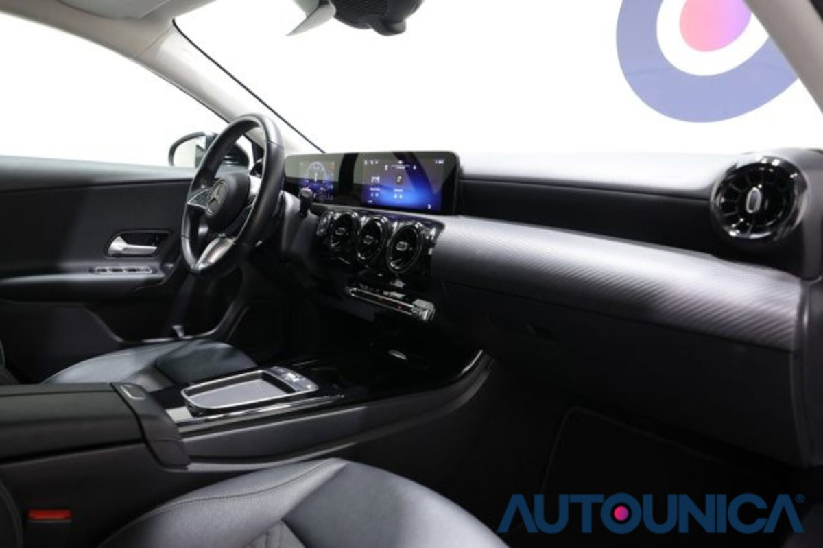 Mercedes-Benz Classe A Sedan 180 d Automatic 4p. Executive (11)