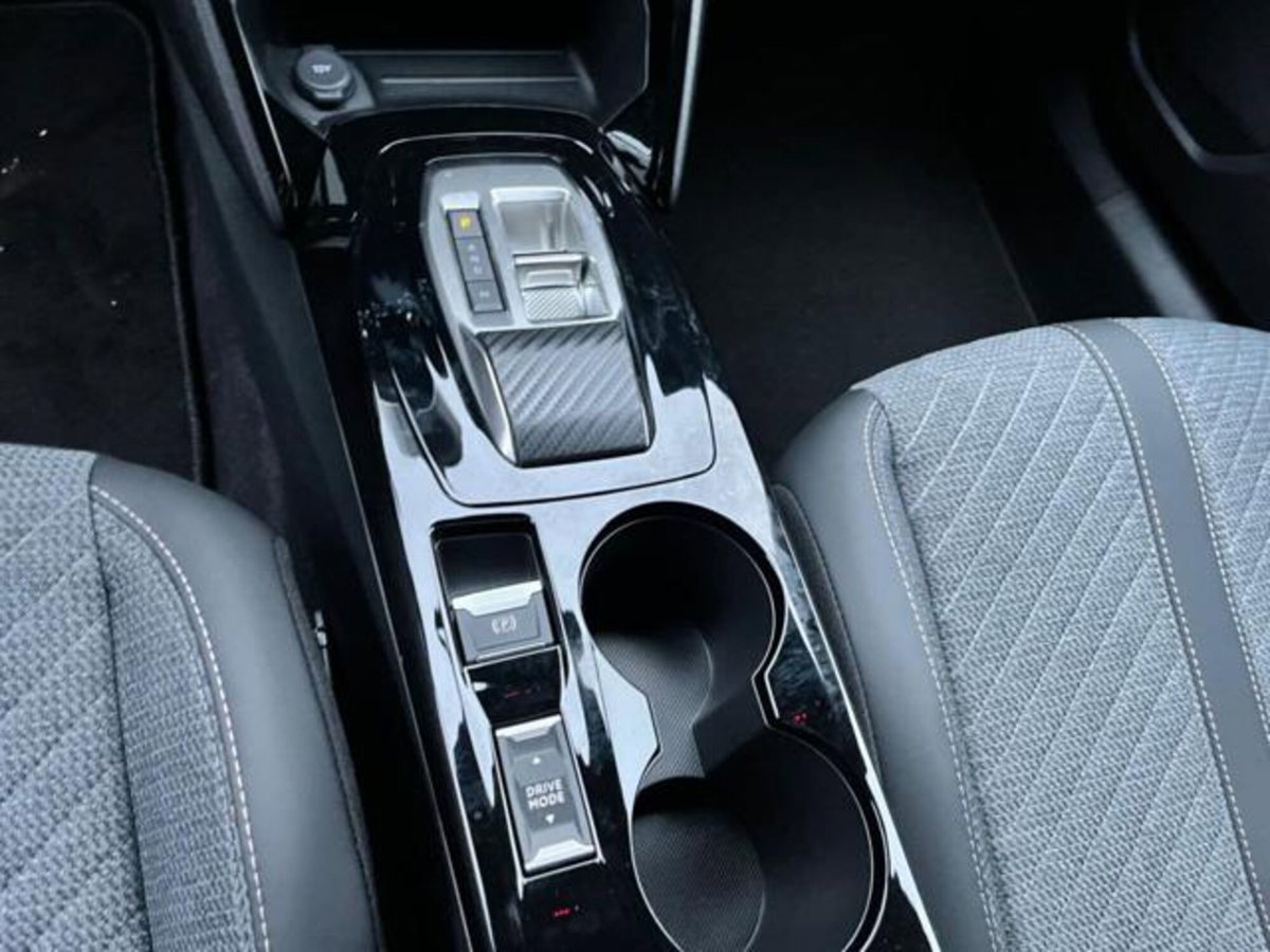 Peugeot 2008 PureTech 130 S&S EAT8 Allure Pack (6)