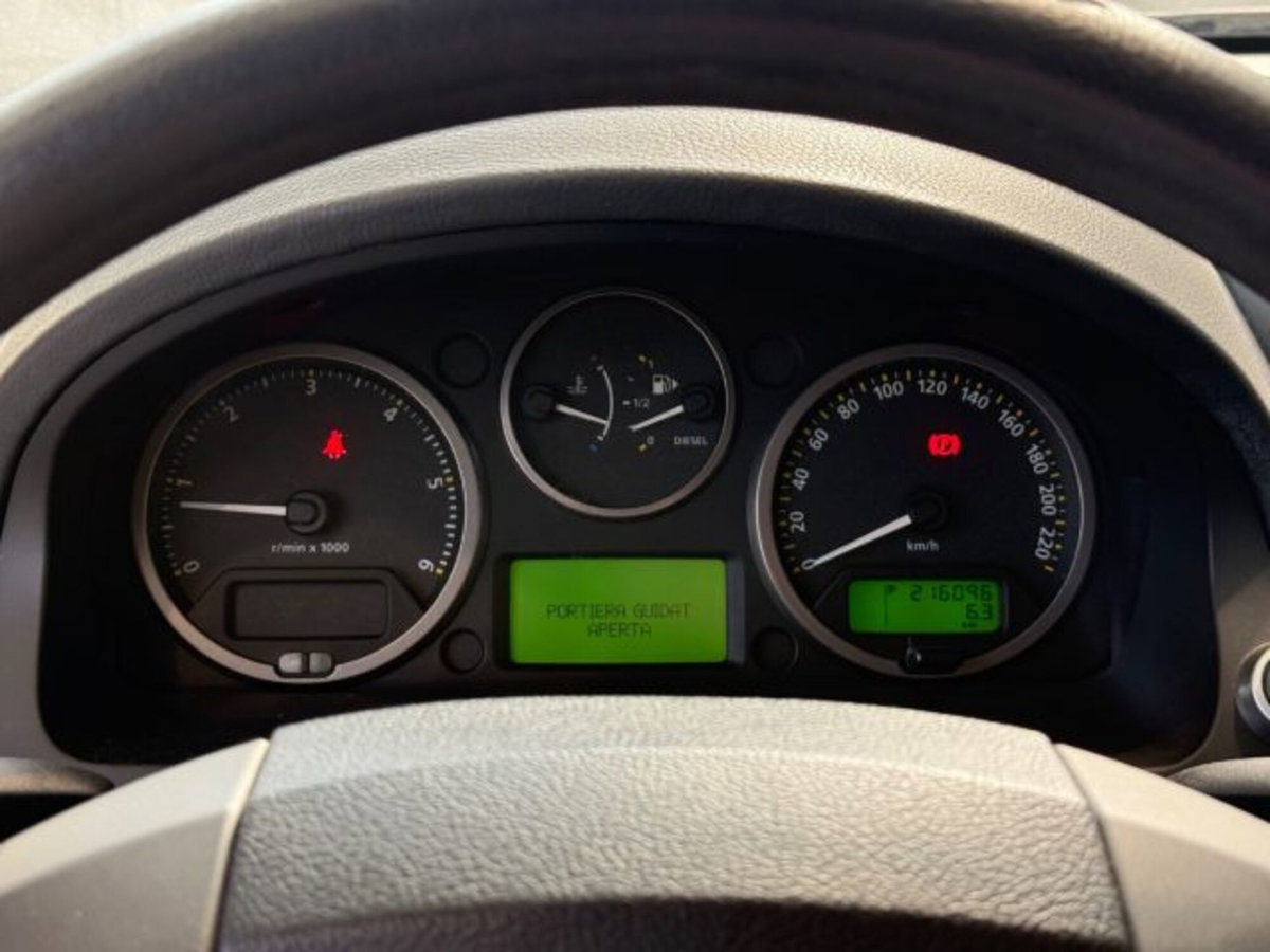 Land Rover Freelander 2.2 TD4 S.W. E (9)
