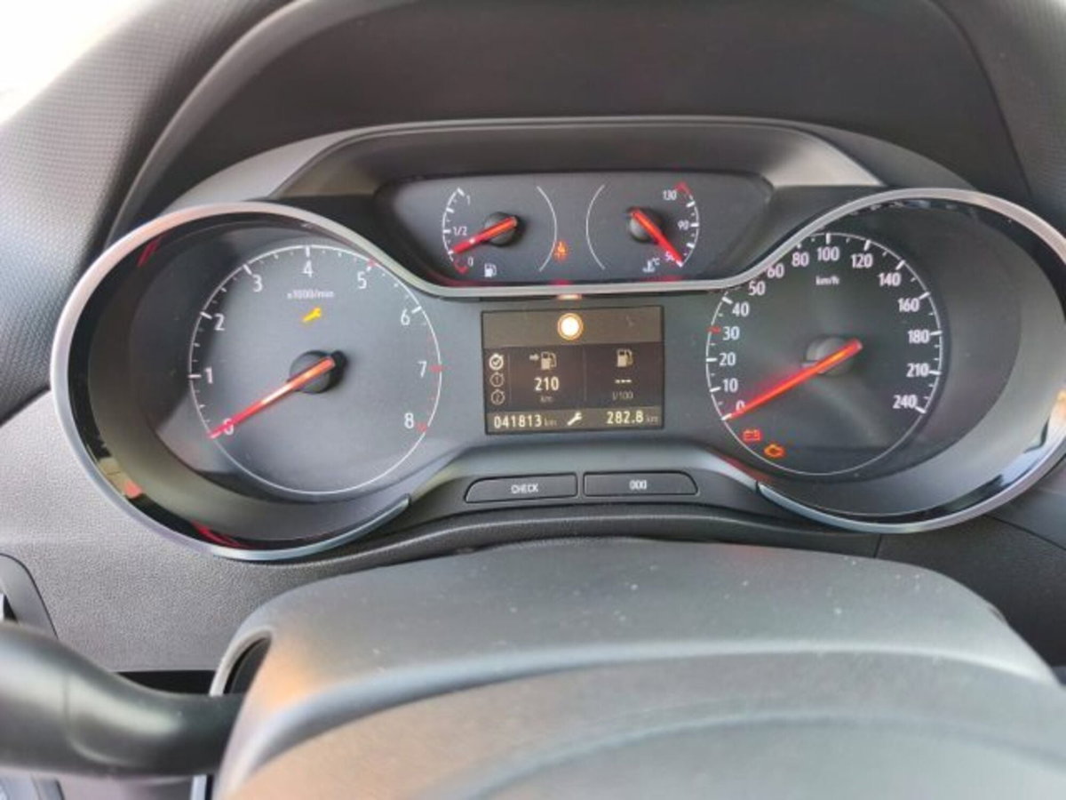 Opel Crossland 1.5 ECOTEC D 120 CV Start&Stop aut. Elegance (11)