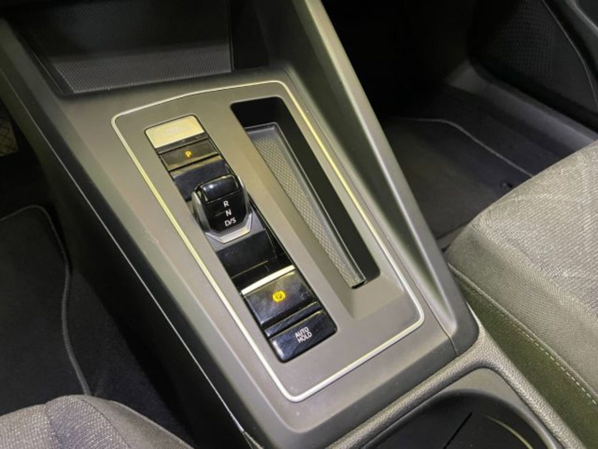Volkswagen Golf Variant 1.0 eTSI EVO DSG Life (13)