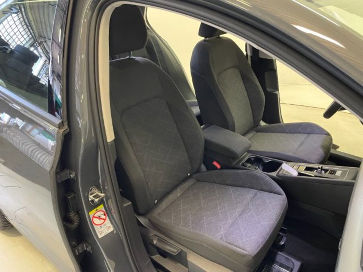 Volkswagen Golf Variant 1.0 eTSI EVO DSG Life (8)