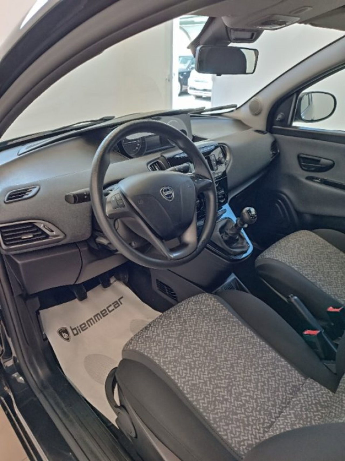 Lancia Ypsilon 1.0 FireFly 5 porte S&S Hybrid Ecochic Gold (14)