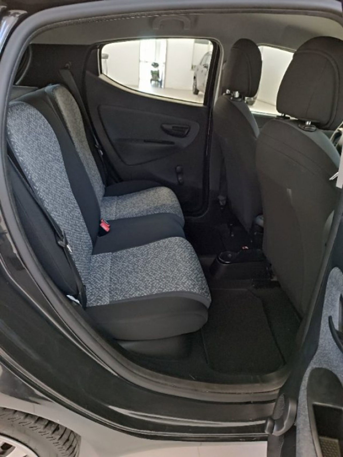 Lancia Ypsilon 1.0 FireFly 5 porte S&S Hybrid Ecochic Gold (16)