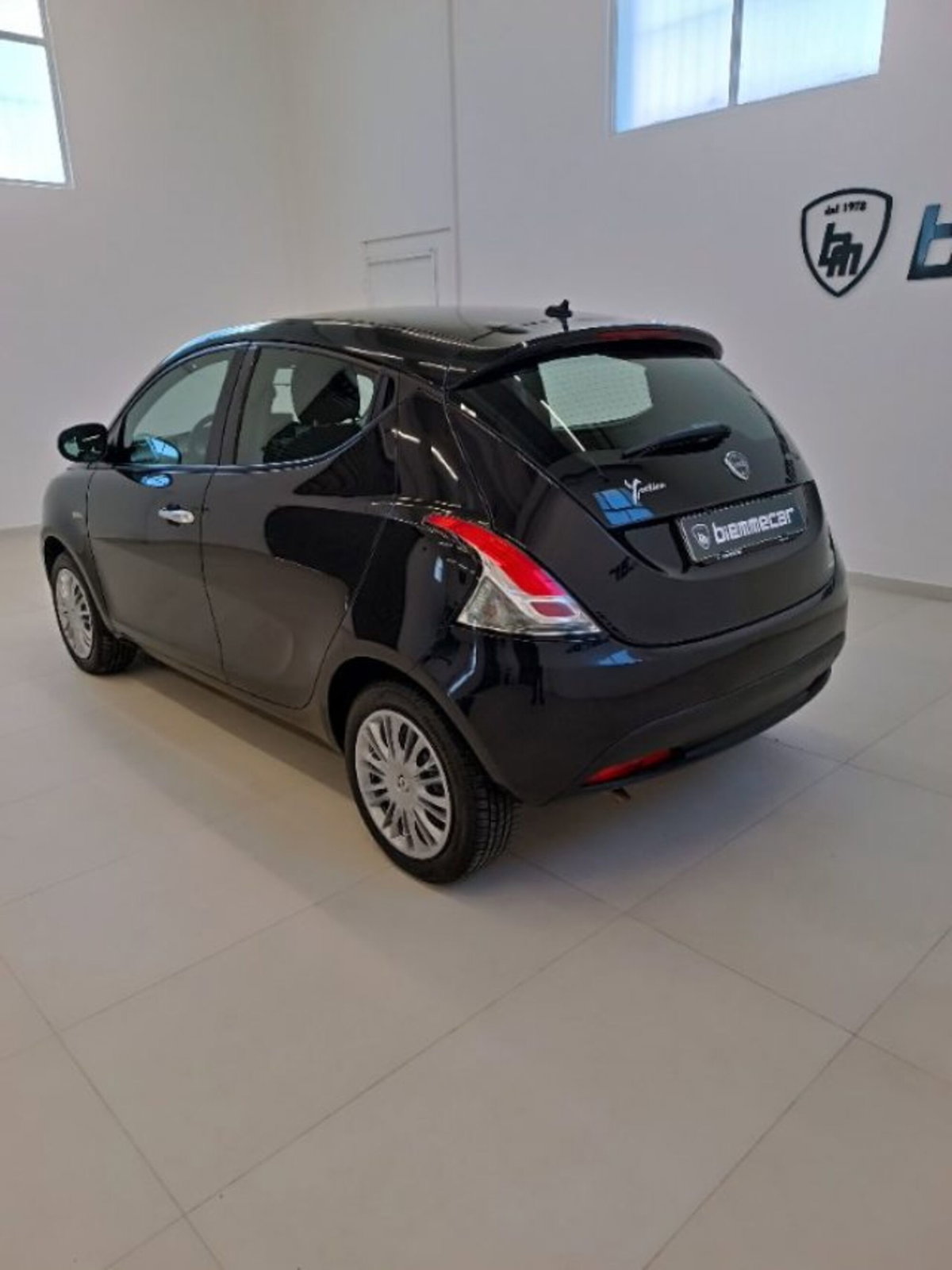Lancia Ypsilon 1.0 FireFly 5 porte S&S Hybrid Ecochic Gold (4)