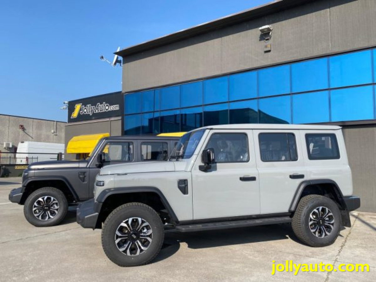 Emc 212 212 2.0 tdi Diesel 4wd 8at (4)