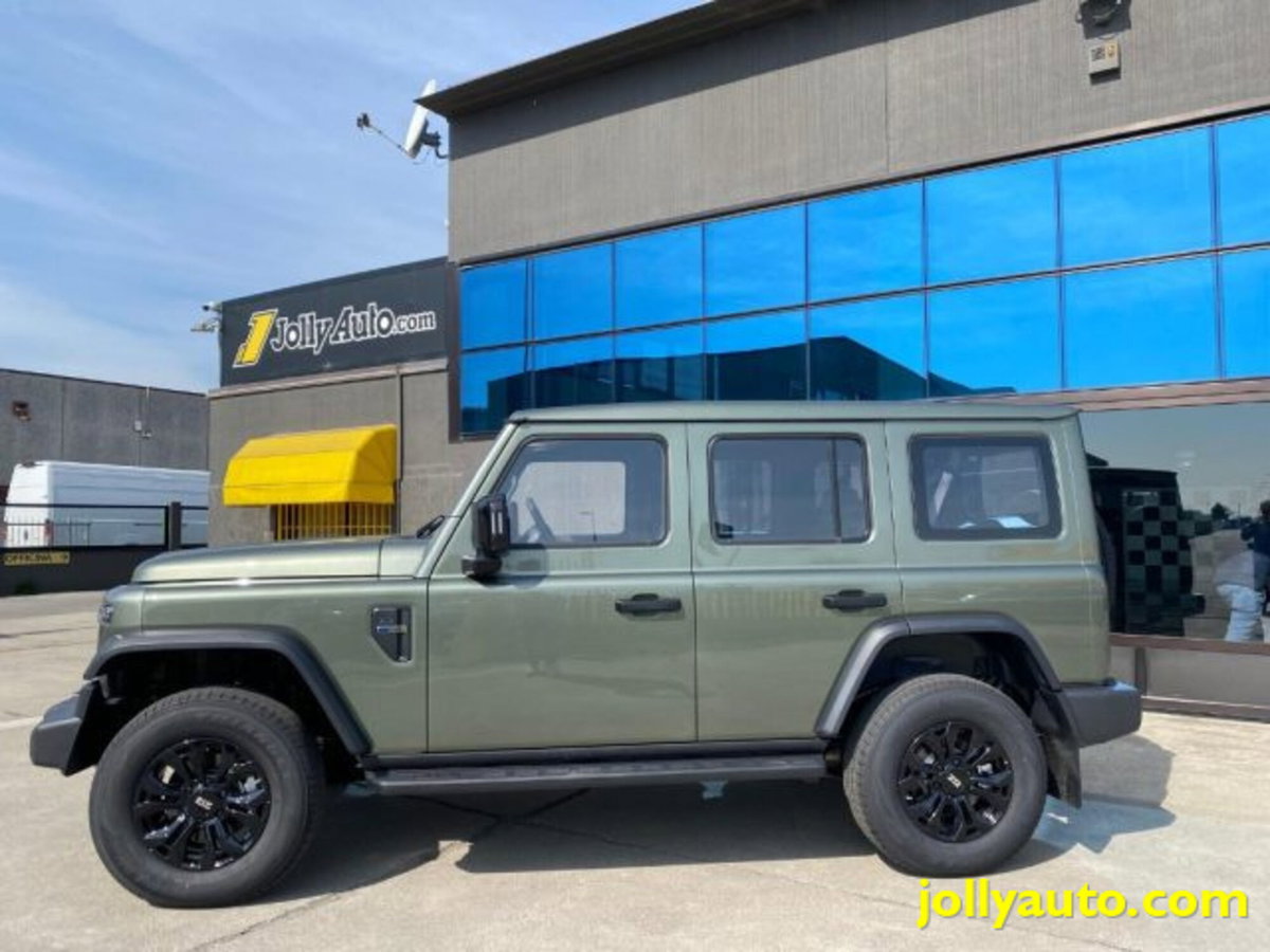 Emc 212 212 2.0 tgdi Adventurer 4wd 8at (10)