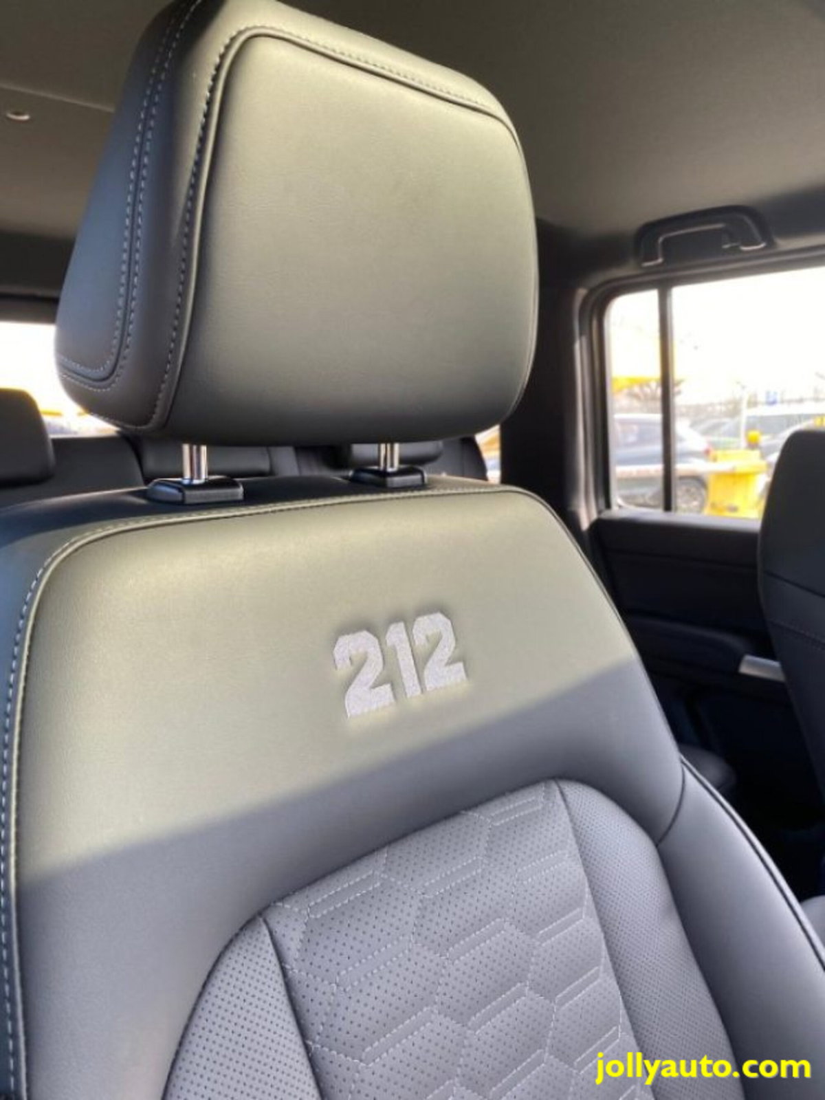 Emc 212 212 2.0 tgdi Adventurer 4wd 8at (17)
