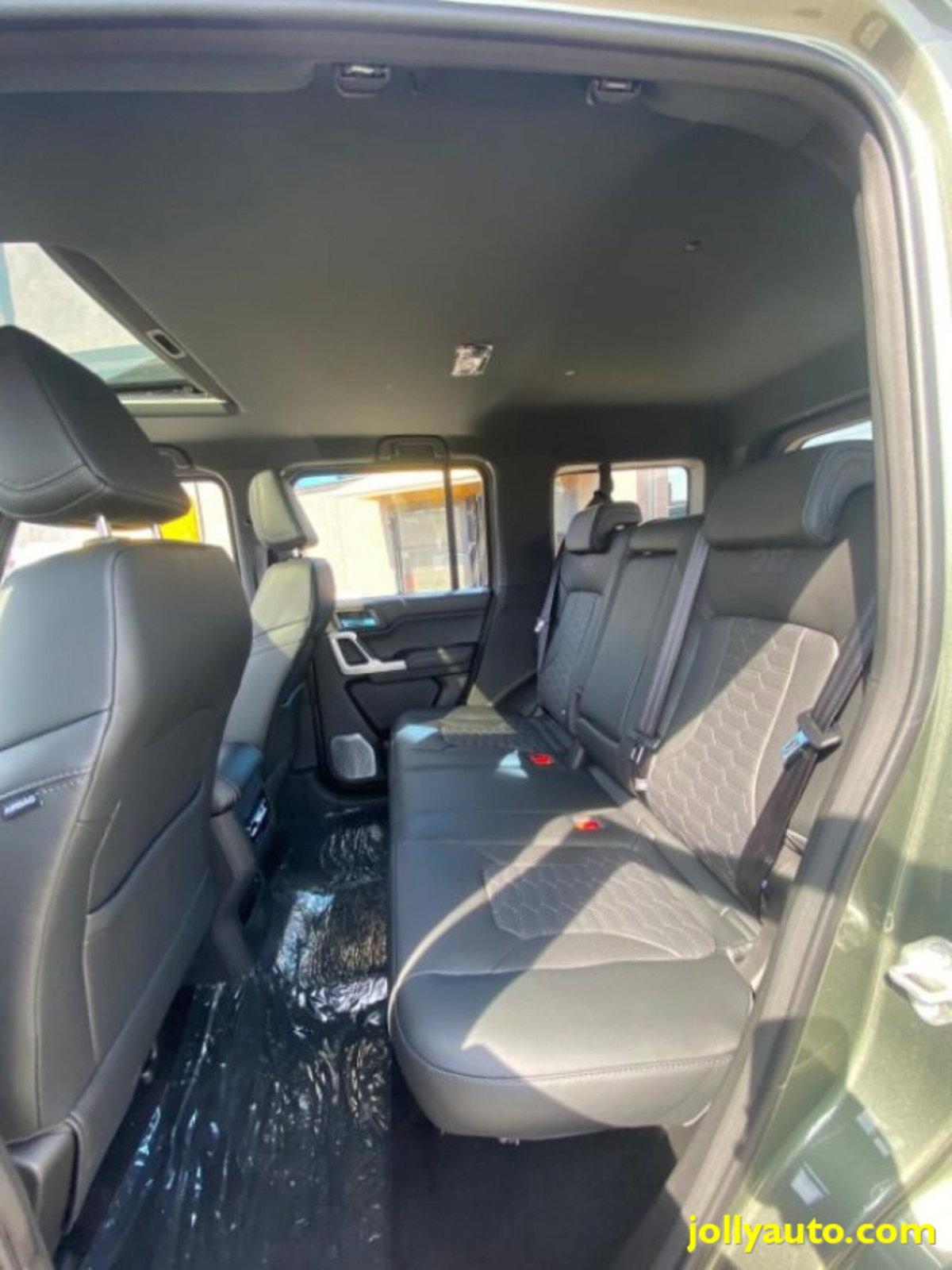 Emc 212 212 2.0 tgdi Adventurer 4wd 8at (18)
