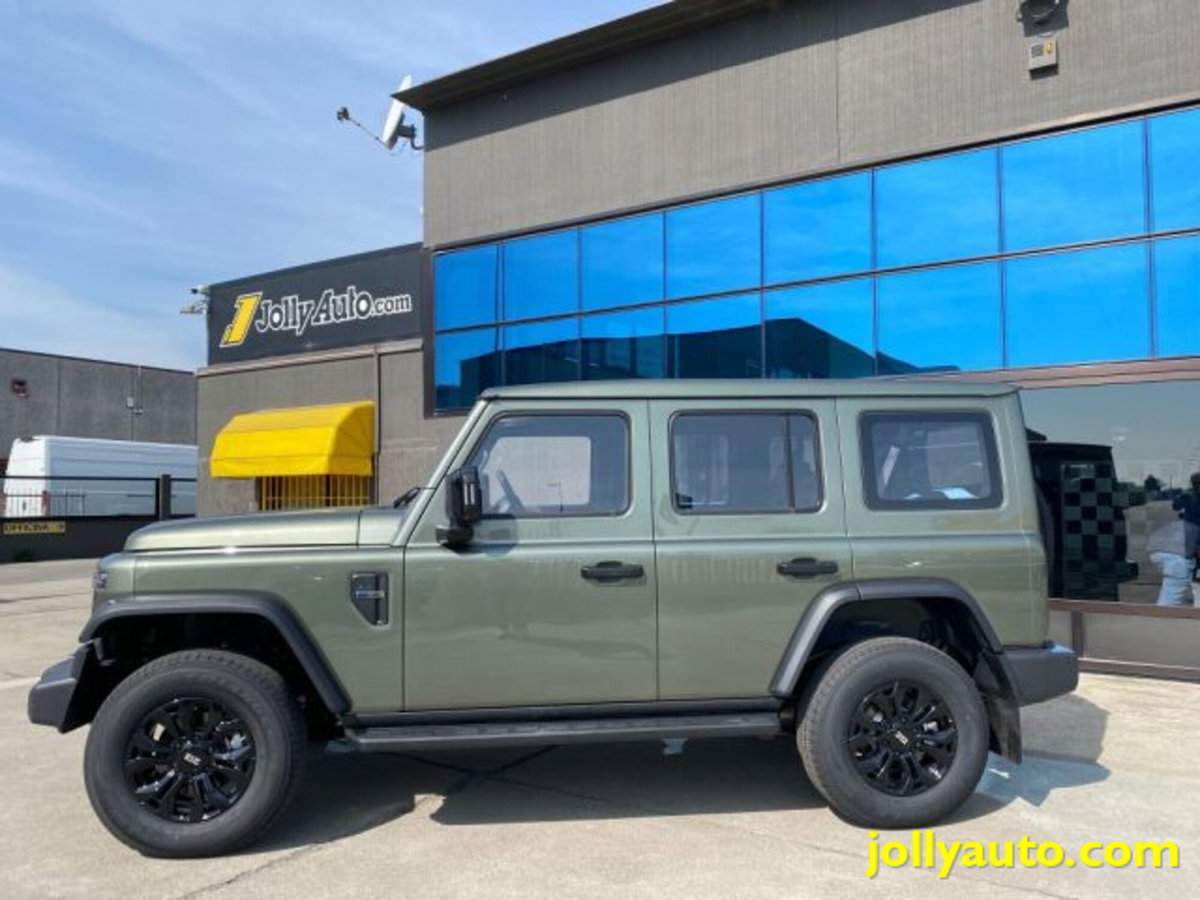 Emc 212 212 2.0 tgdi Adventurer 4wd 8at (3)