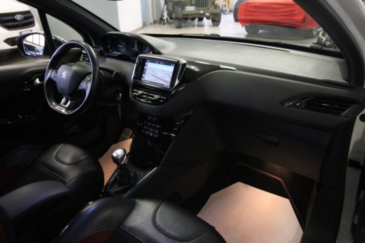 Peugeot 208 208 S&S 3 porte GTi 30th (10)