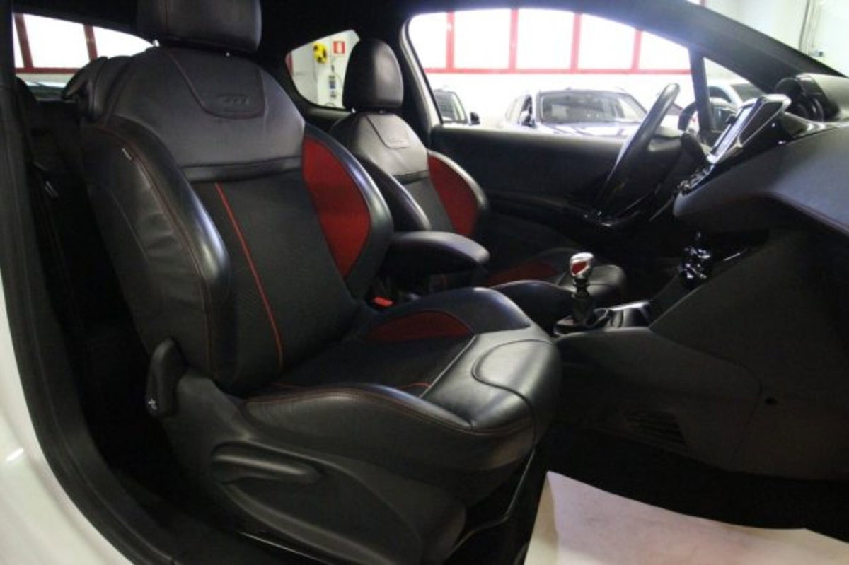 Peugeot 208 208 S&S 3 porte GTi 30th (20)