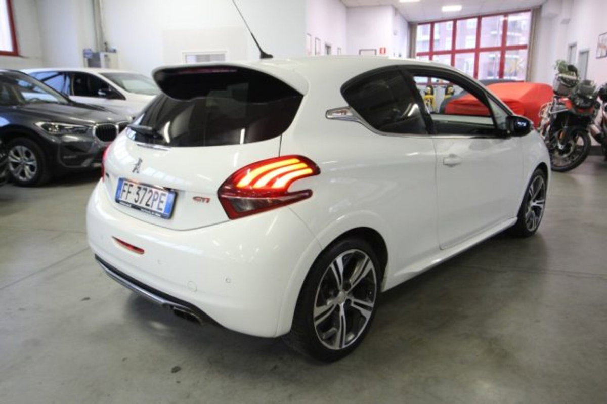 Peugeot 208 208 S&S 3 porte GTi 30th (5)