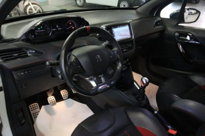 Peugeot 208 208 S&S 3 porte GTi 30th (7)