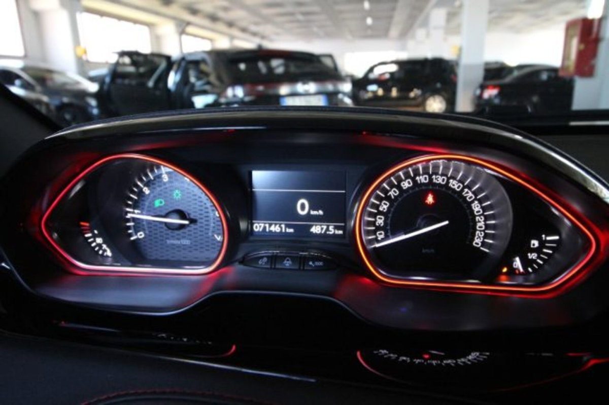Peugeot 208 208 S&S 3 porte GTi 30th (8)