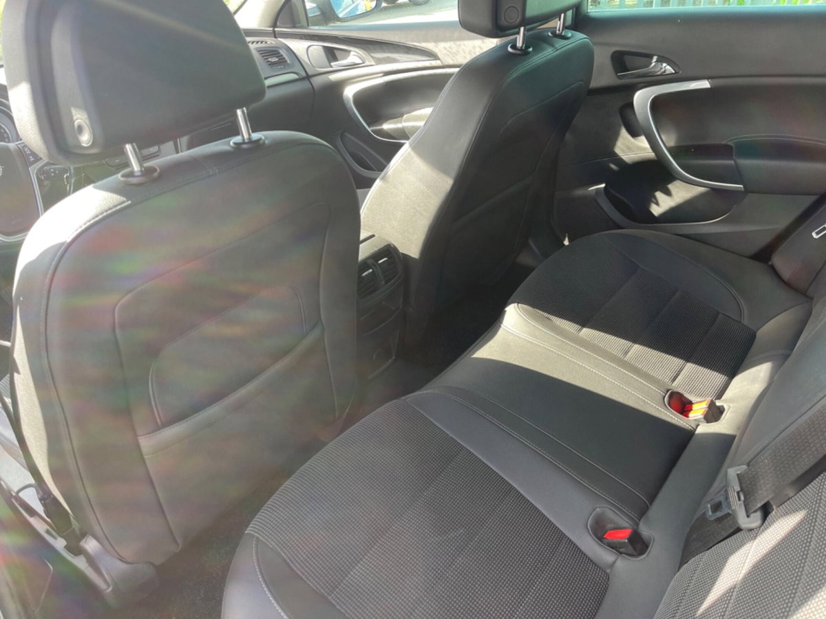 Opel Insignia Station Wagon CDTI 160CV Sports Cosmo (11)