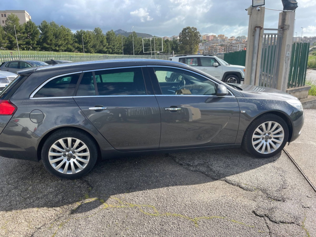 Opel Insignia Station Wagon CDTI 160CV Sports Cosmo (3)